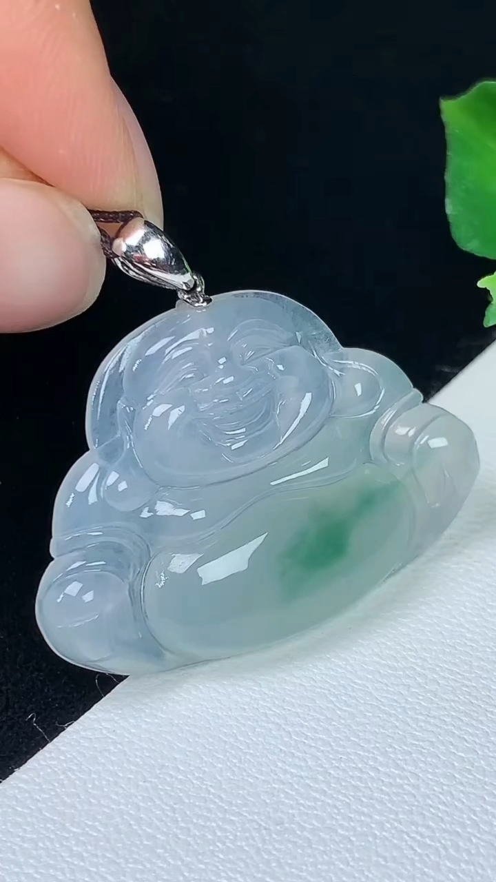 天然A货翡翠佛公吊坠，尺寸22.3-32.3-4.4，重量:5.47g
8月7日