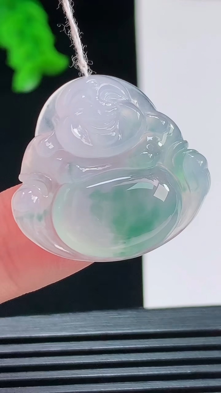 天然A货翡翠冰种飘花佛公吊坠，尺寸25-27-6 重量:6.22g
8月8日