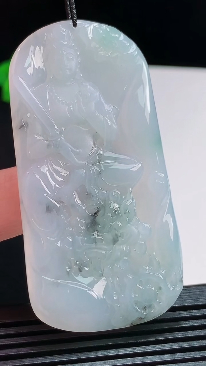 天然A货翡翠飘花文殊菩萨吊坠，尺寸66.5-33-5.2 重量:27.95g
8月8日