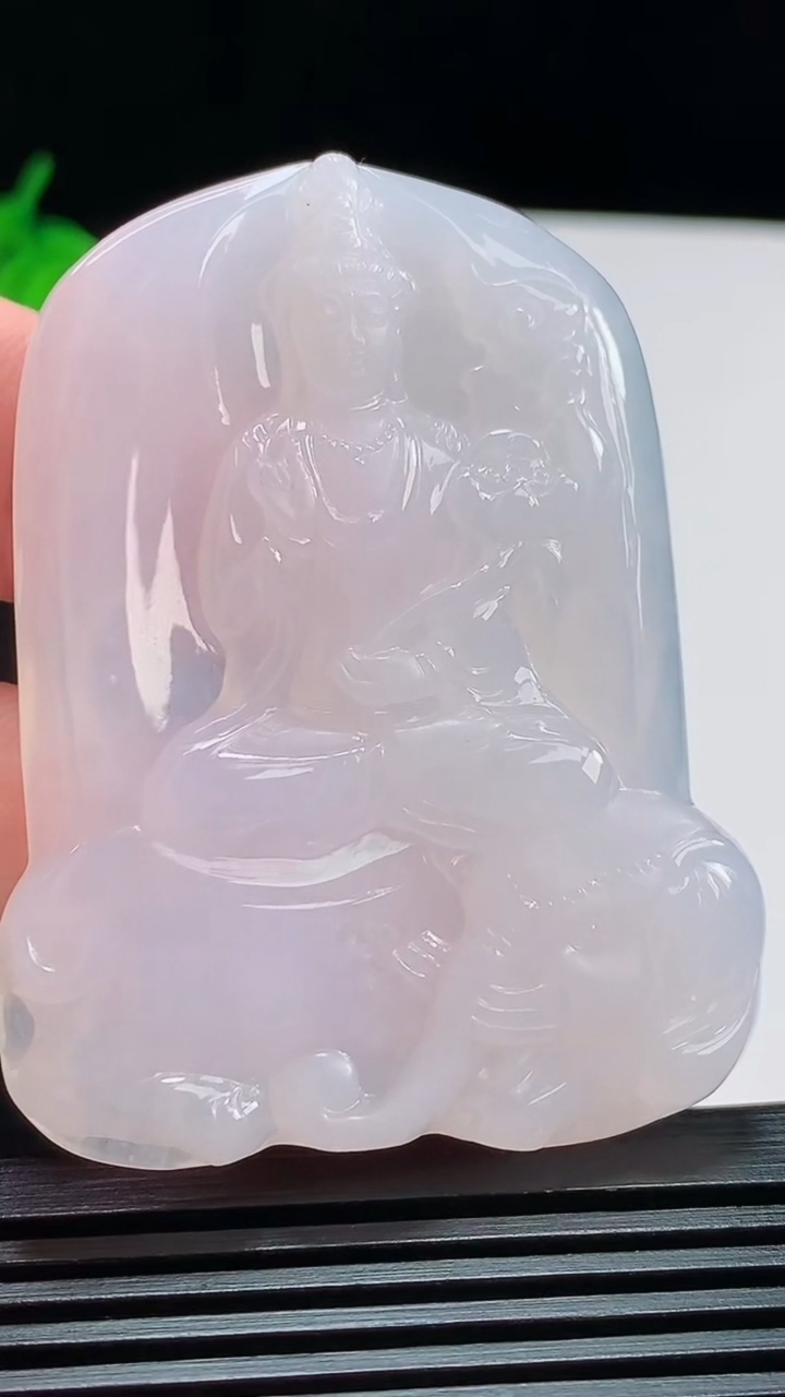 天然A货翡翠普贤菩萨吊坠，尺寸56-43.5-5.2 重量:28.14g
8月8日