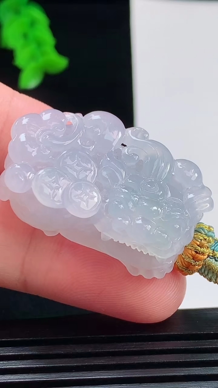 天然A货翡翠紫罗兰霸王貔貅吊坠，尺寸35-21.6-11.6 重量:19.31g
8月8日