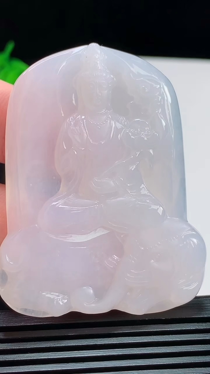 天然A货翡翠普贤菩萨吊坠，尺寸56-43.5-5.2 重量:28.14g
8月8日