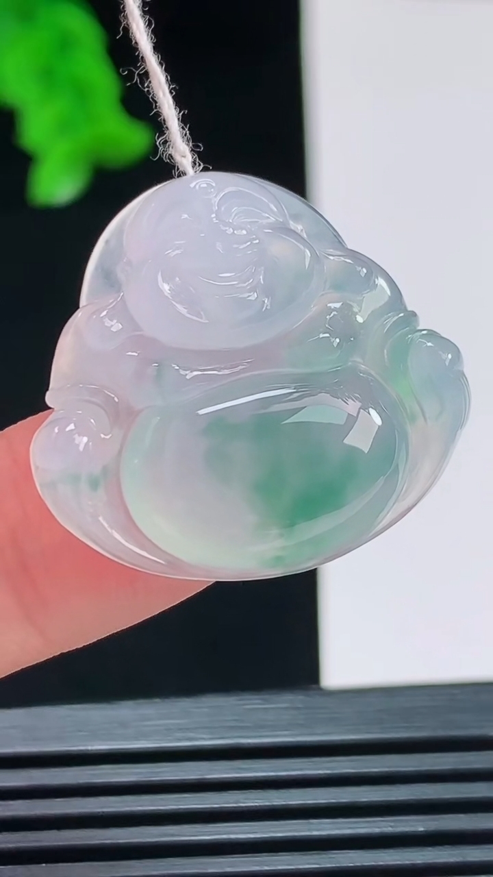天然A货翡翠冰种飘花佛公吊坠，尺寸25-27-6 重量:6.22g
8月8日