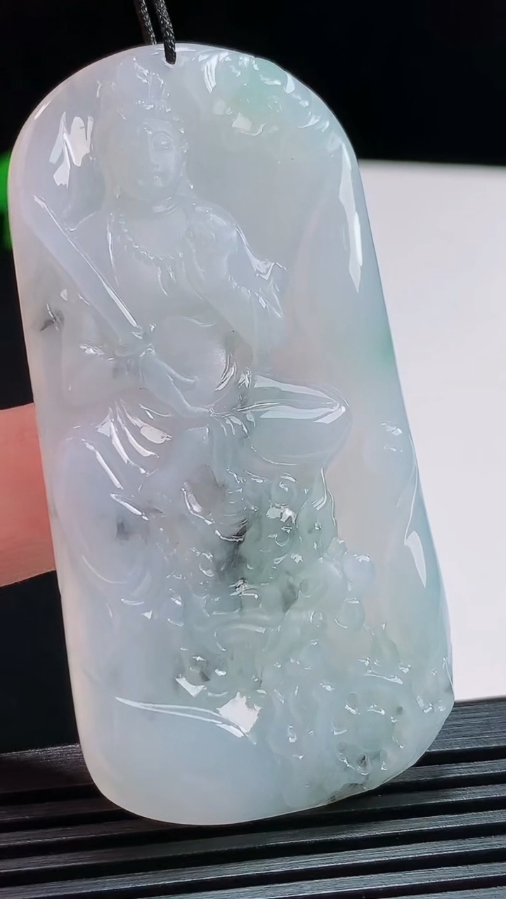 天然A货翡翠飘花文殊菩萨吊坠，尺寸66.5-33-5.2 重量:27.95g
8月8日