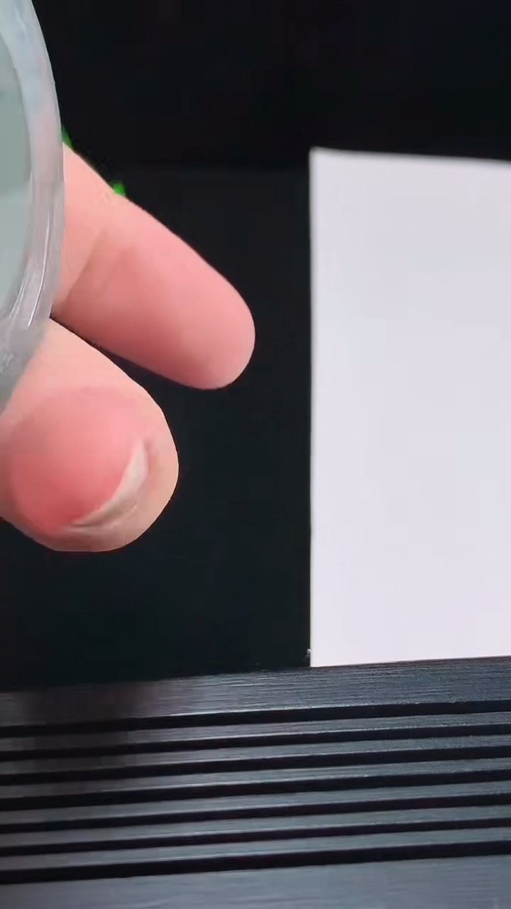 天然A货翡翠龙牌吊坠，尺寸54-5.8，重量:39.22g
8月10日