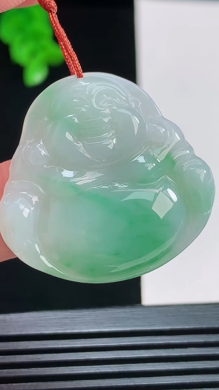 天然A货翡翠佛公吊坠，尺寸31-32.5-4.8 重量:7.77g
8月10日
