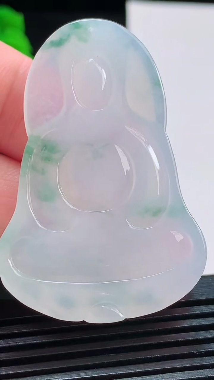 天然A货翡翠冰种飘花素衣观音吊坠，尺寸49.2-33-5.5 重量:15.68g
8月10日