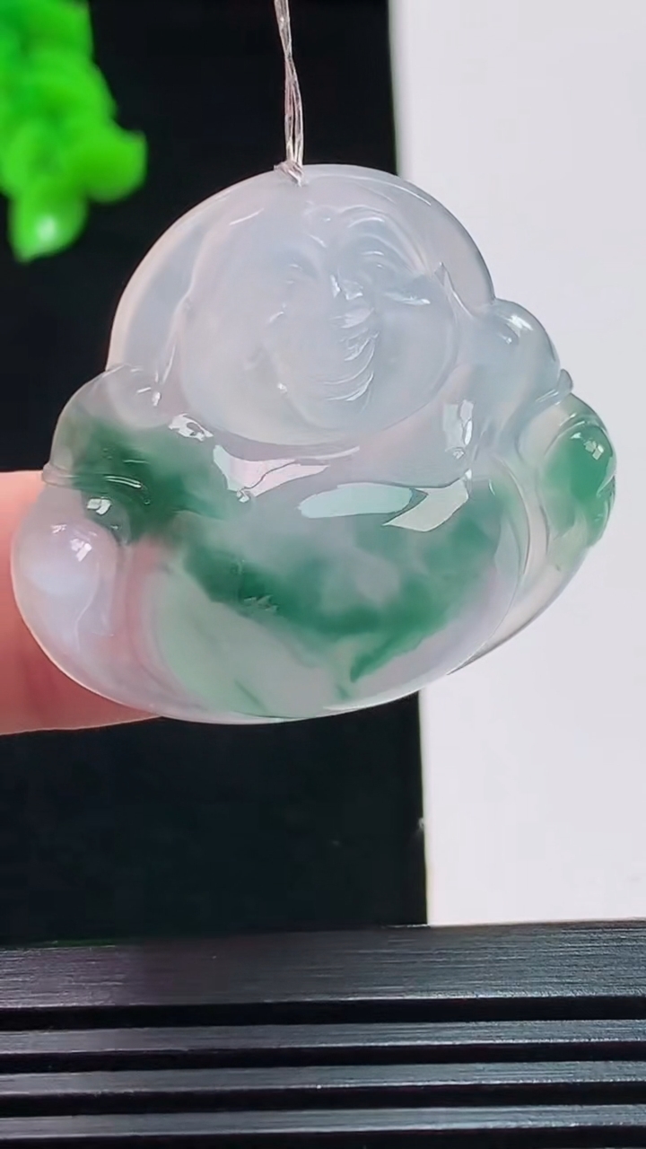 天然A货翡翠种飘花佛公吊坠，尺寸32-35-6 重量:9.78g
8月10日