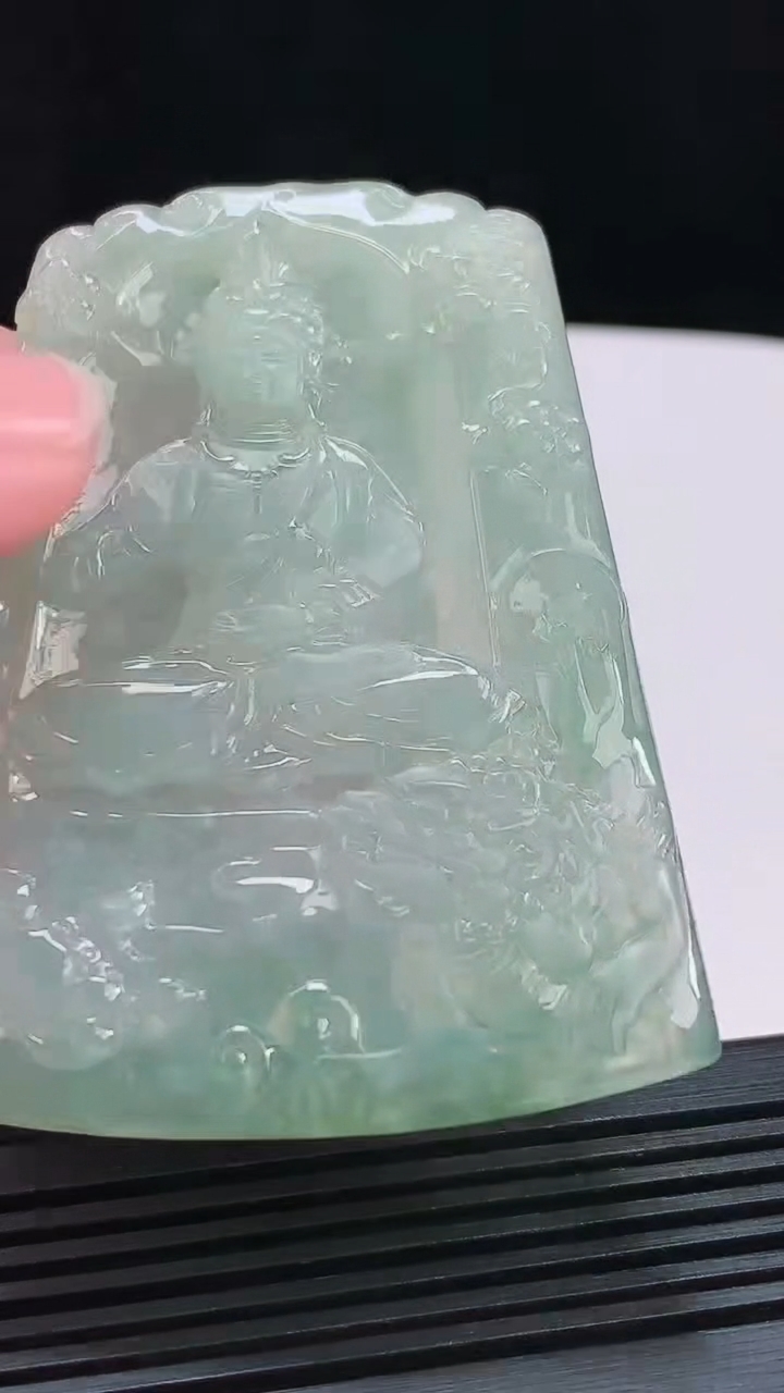 天然A货翡翠文殊菩萨吊坠，尺寸75-53-5.5 重量:47.52g
8月10日