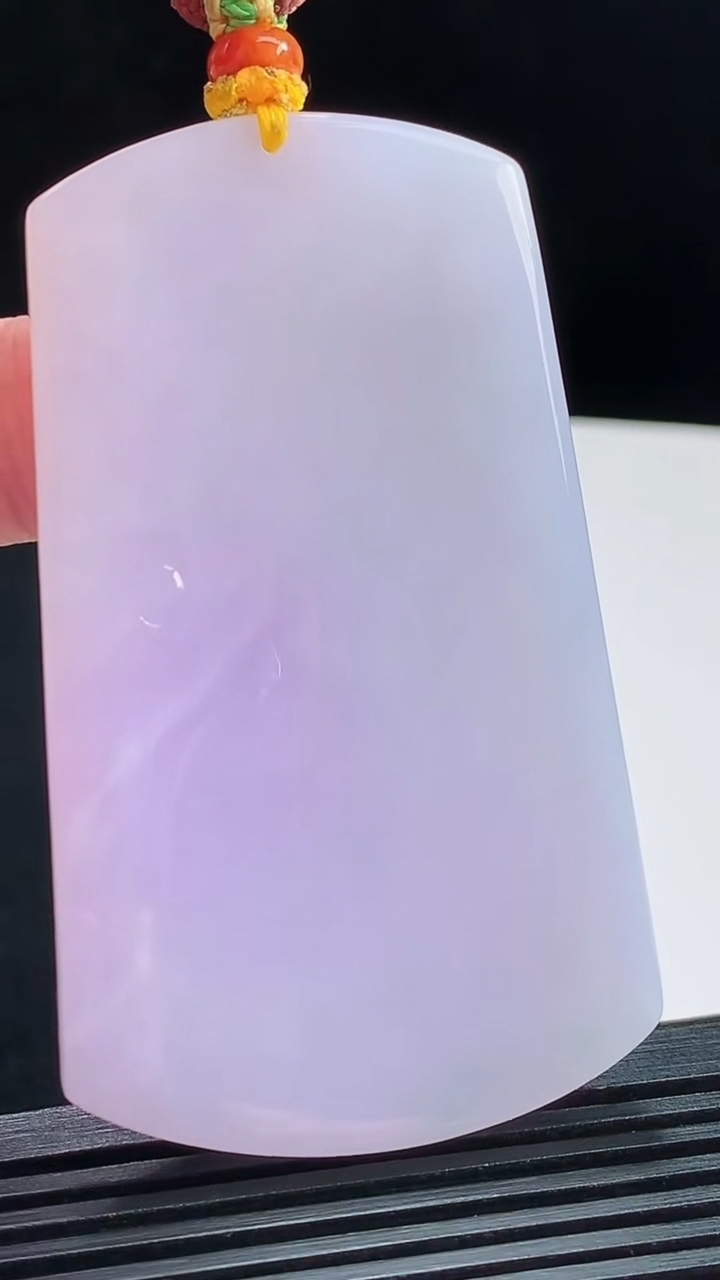天然A货翡翠种紫罗兰观音菩萨吊坠，尺寸67-39-9.5 重量:66.76g
8月10日