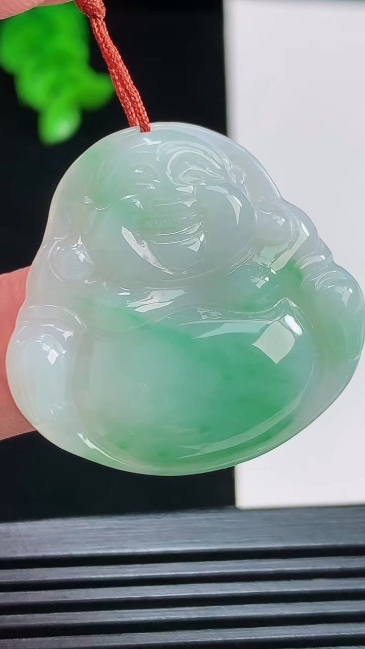 天然A货翡翠佛公吊坠，尺寸31-32.5-4.8 重量:7.77g
8月10日