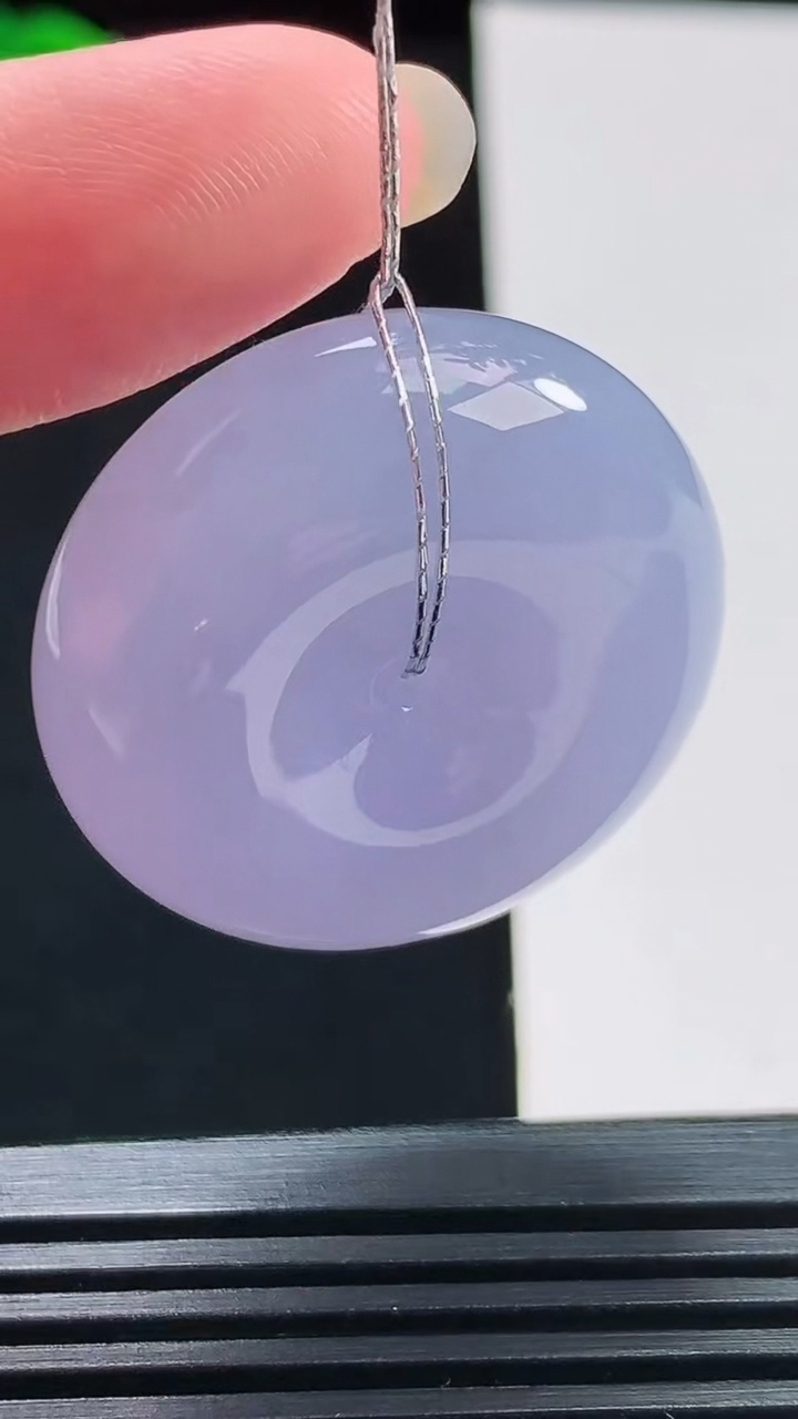 天然A货翡翠种紫罗兰平安扣吊坠，尺寸31-11.5 重量:23.29g
8月10日