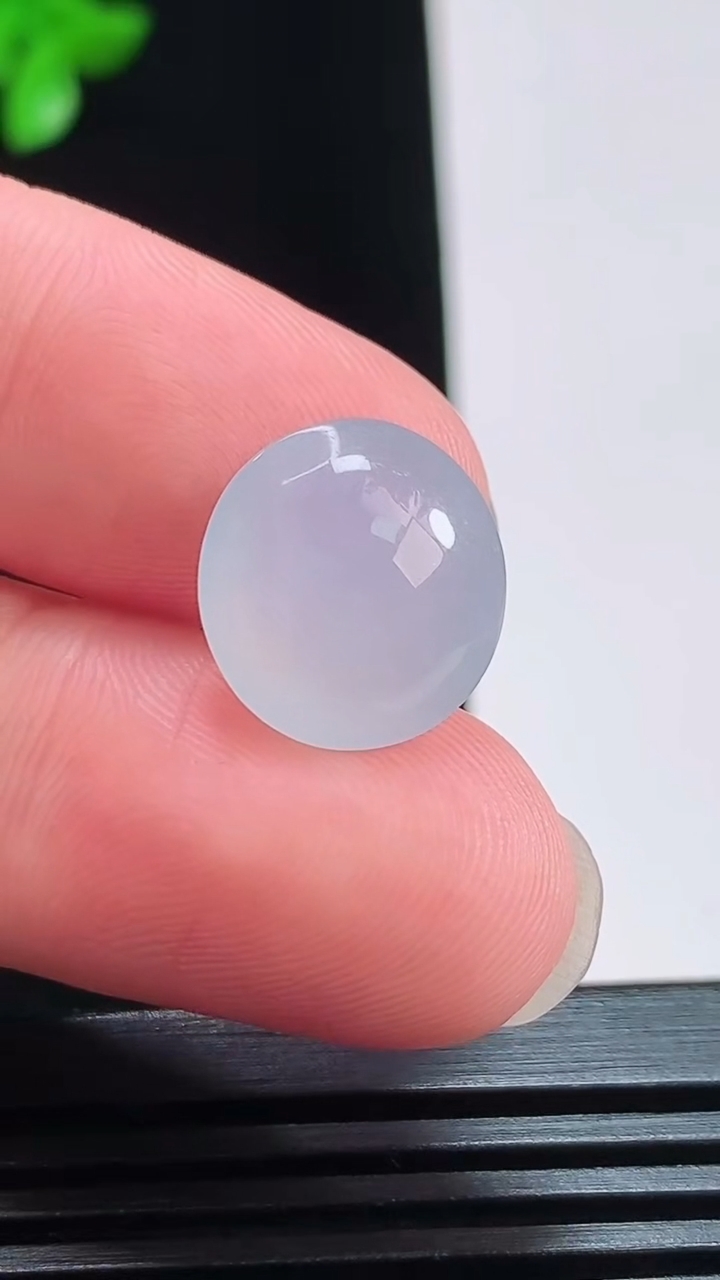 天然A货翡翠蛋面镶嵌件，尺寸13-8.8，重量:2.52g
8月11日