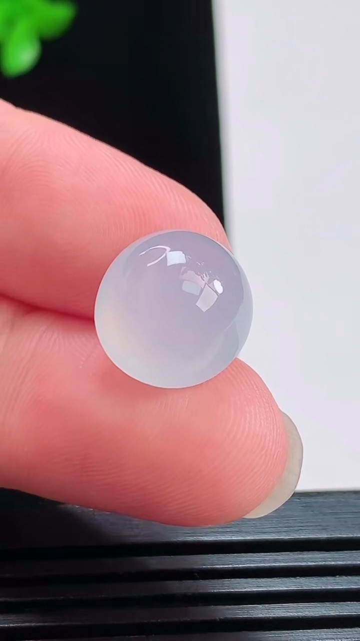 天然A货翡翠蛋面镶嵌件，尺寸13-8.8，重量:2.52g
8月11日