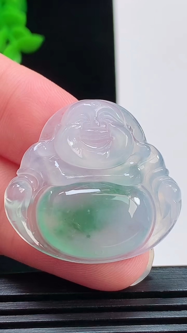 天然A货翡翠种飘花佛公吊坠，尺寸29-31-5.5 重量:7.70g
8月11日