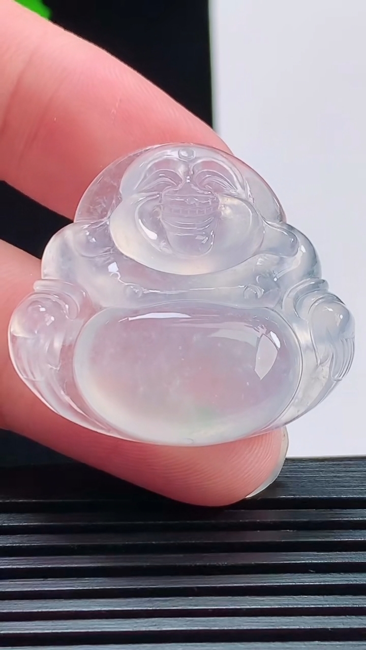 天然A货翡翠佛公吊坠，尺寸30.5-34-6.8 重量:11.40g
8月11日