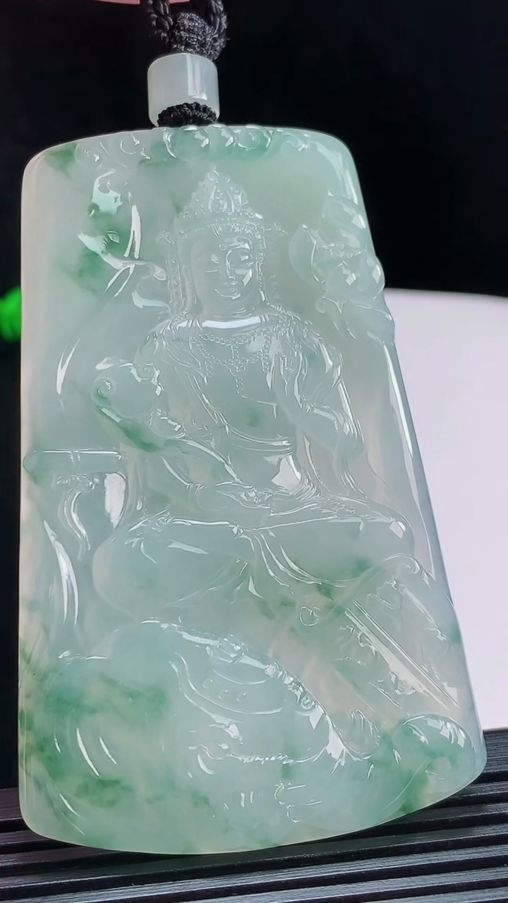天然A货翡翠种飘花普贤菩萨吊坠，尺寸77.6-48-5.5 重量:44.16g
8月11日