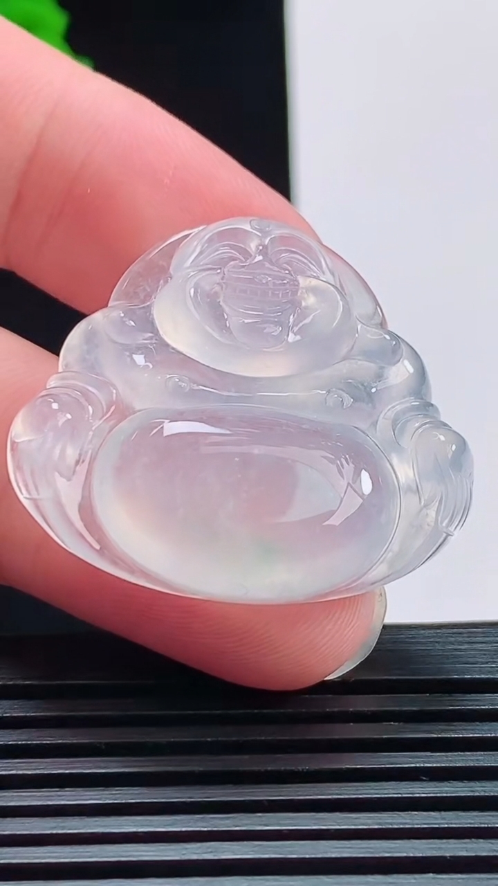 天然A货翡翠佛公吊坠，尺寸30.5-34-6.8 重量:11.40g
8月11日