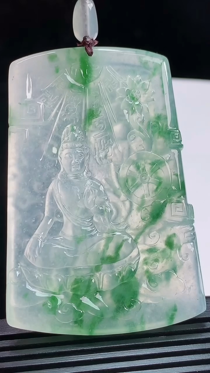 天然A货翡翠观音菩萨吊坠，尺寸66-45-6.3 重量:50.00g
8月11日