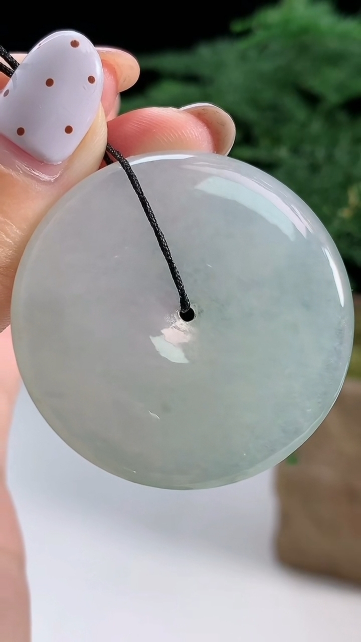 天然A货翡翠平安扣吊坠，尺寸39-5.2，重量:18.28g
8月13日