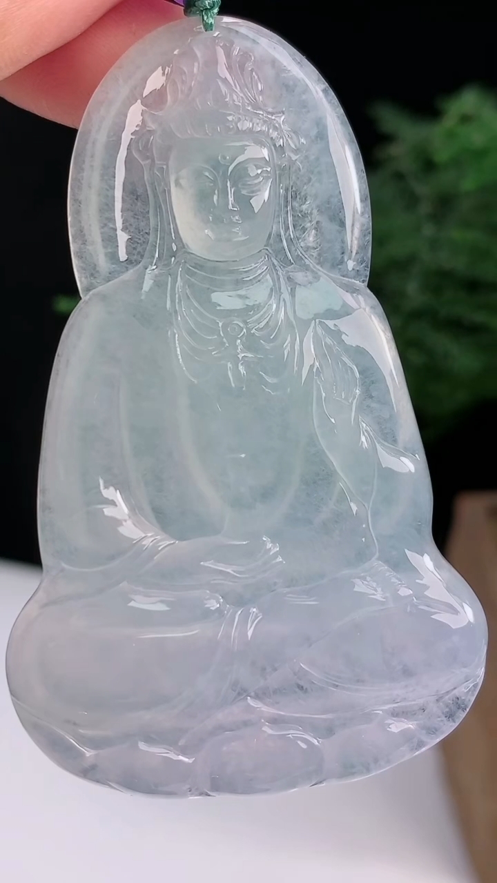 天然A货翡翠素衣观音吊坠，尺寸67.5-42-5.2 重量:28.87g
8月14日