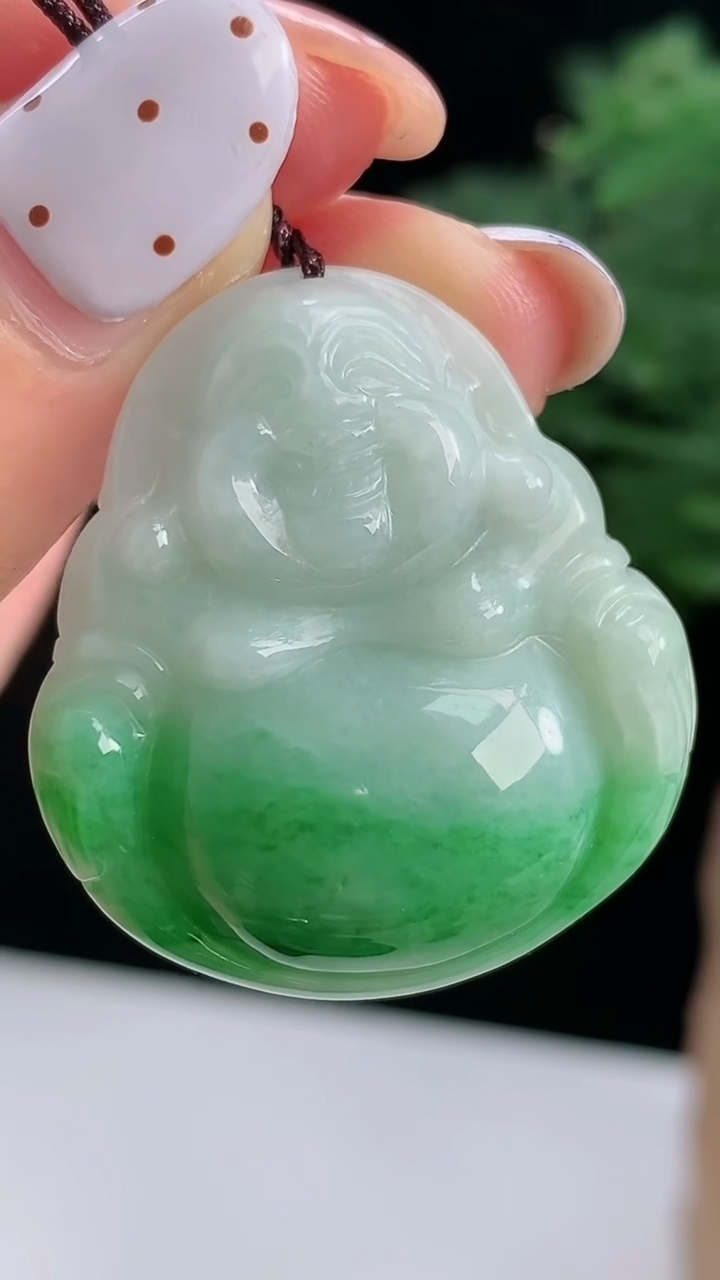 天然A货翡翠佛公吊坠，尺寸32-28.6-6.8，重量:10.12g
8月14日