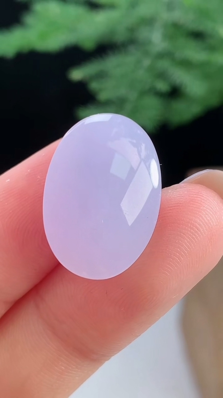 天然A货翡翠冰种紫罗兰蛋面镶嵌件，尺寸20.5-14-8.5 重量:4.03g
8月14日
