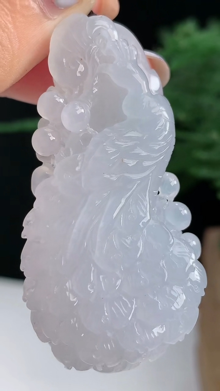 天然A货翡翠紫罗兰凤凰吊坠，尺寸56-28.6-10 重量:27.02g
8月14日