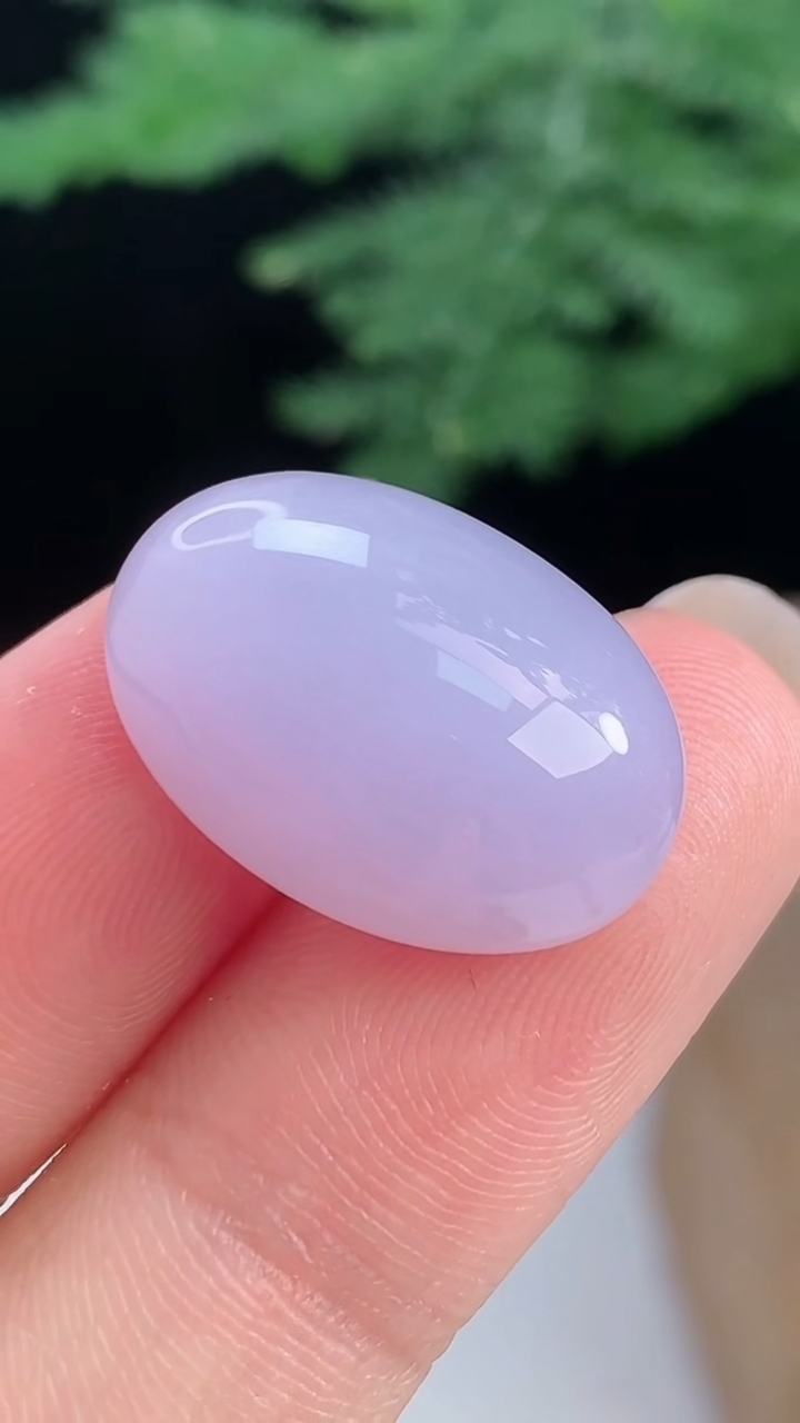 天然A货翡翠冰种紫罗兰蛋面镶嵌件，尺寸20.5-14-8.5 重量:4.03g
8月14日