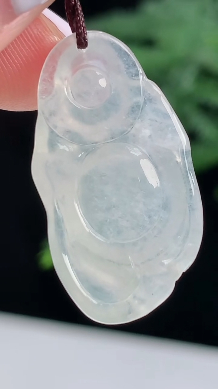 天然A货翡翠布袋佛吊坠，尺寸27.6-15-5 重量:3.77g
8月14日