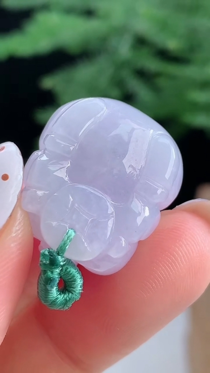 天然A货翡翠紫罗兰生肖猪吊坠，尺寸21-18-13 重量:10.88g
8月14日
