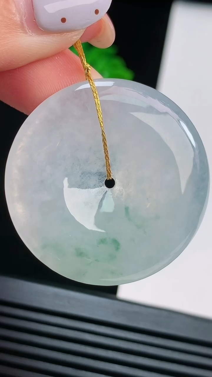 天然A货翡翠冰种飘花平安扣吊坠，尺寸35.5-5.5 重量:14.58g
8月15日