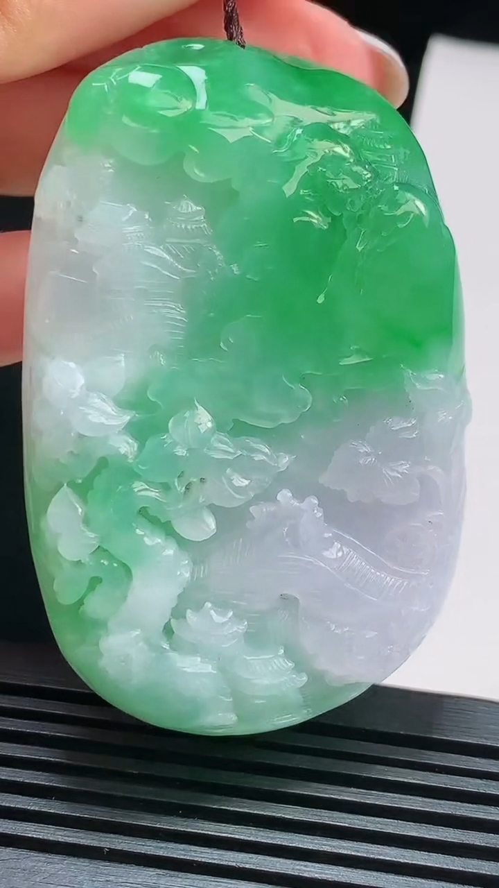 天然A货翡翠山水牌吊坠，尺寸66-43.8-12 重量:78.01g
8月15日