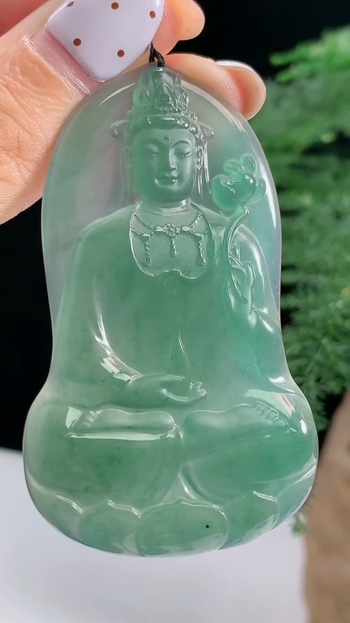 天然A货翡翠蓝水大势至菩萨吊坠，尺寸58.6-35-4 重量:15.83g
8月16日