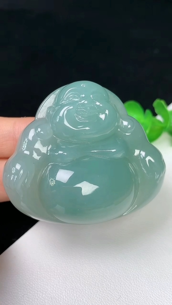 天然A货翡翠佛公吊坠，尺寸44.6-50.8-12.3，重量:43.39g
8月15日
