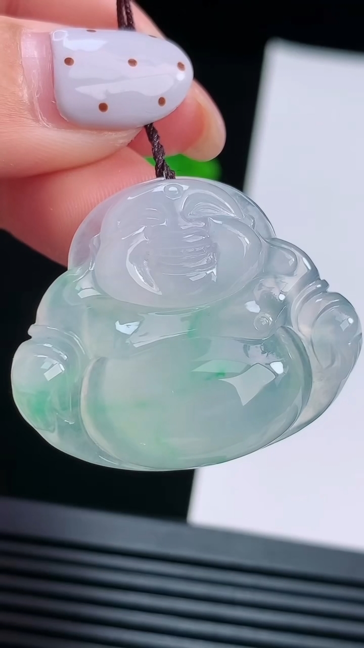 天然A货翡翠佛公吊坠，尺寸28-34-6.5 重量:9.29g
8月15日