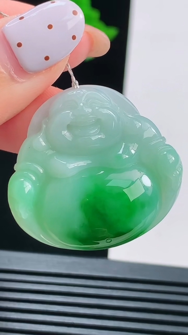 天然A货翡翠佛公吊坠，尺寸30-32-6 重量:9.06g
8月16日