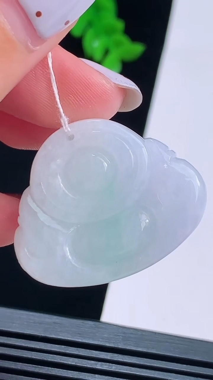 天然A货翡翠佛公吊坠，尺寸26-32.6-14 重量:20.00g
8月16日