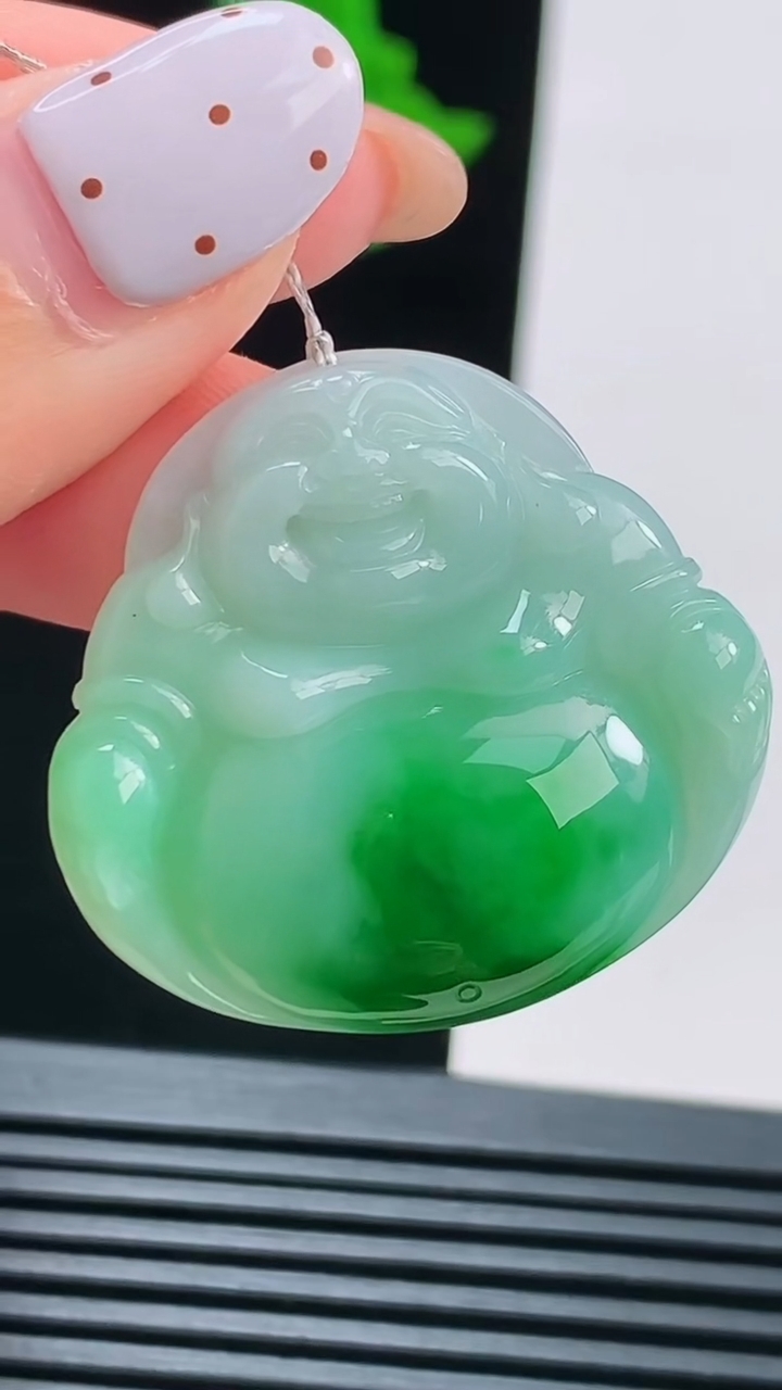 天然A货翡翠佛公吊坠，尺寸30-32-6 重量:9.06g
8月16日