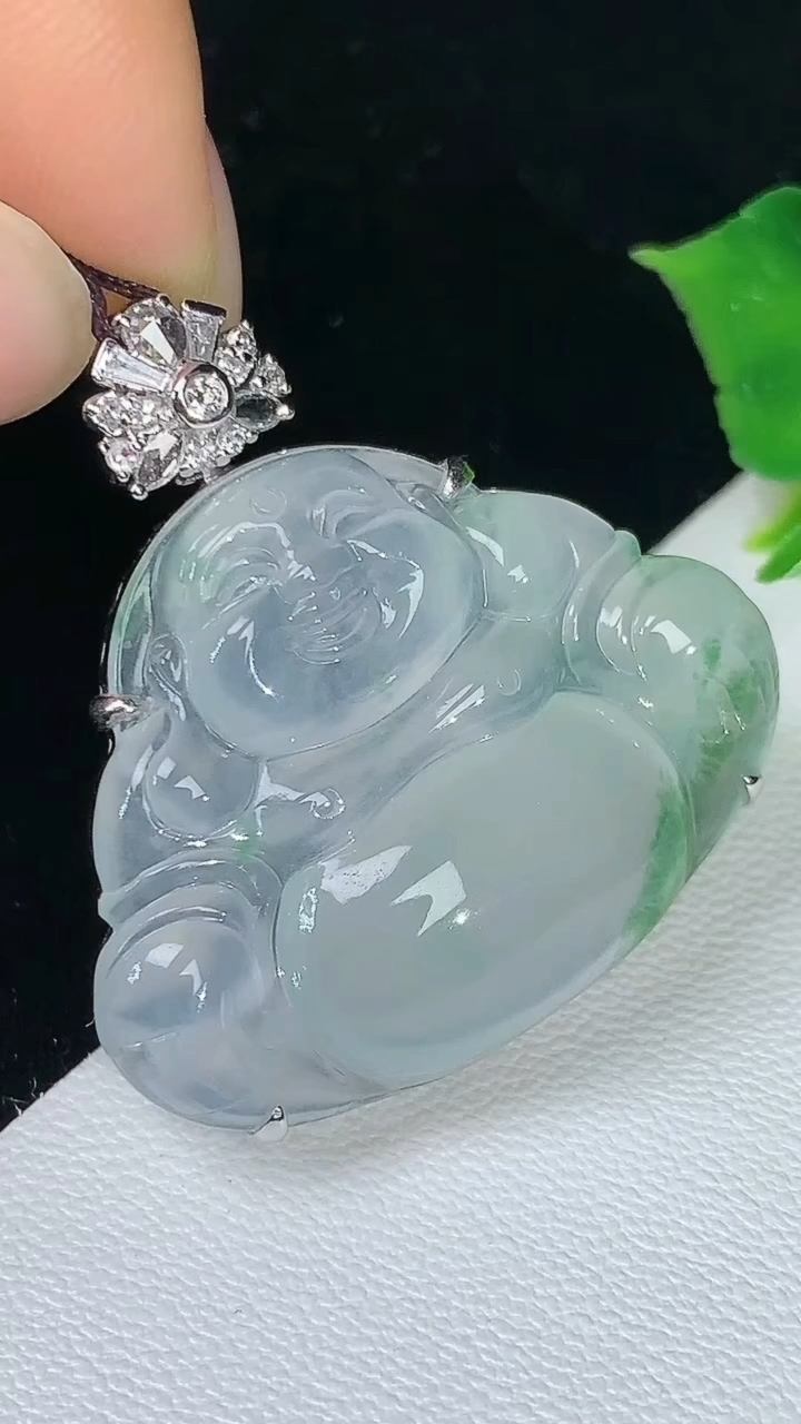 天然A货翡翠佛公吊坠，尺寸32.4-24.4-31.6-9.2，重量:8.37g
8月16日
