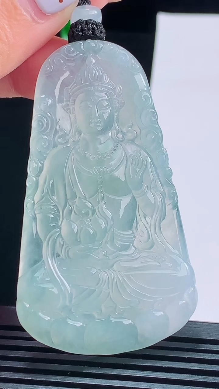 天然A货翡翠大势至菩萨吊坠，尺寸66-38-5.5 重量:35.11g
8月17日
