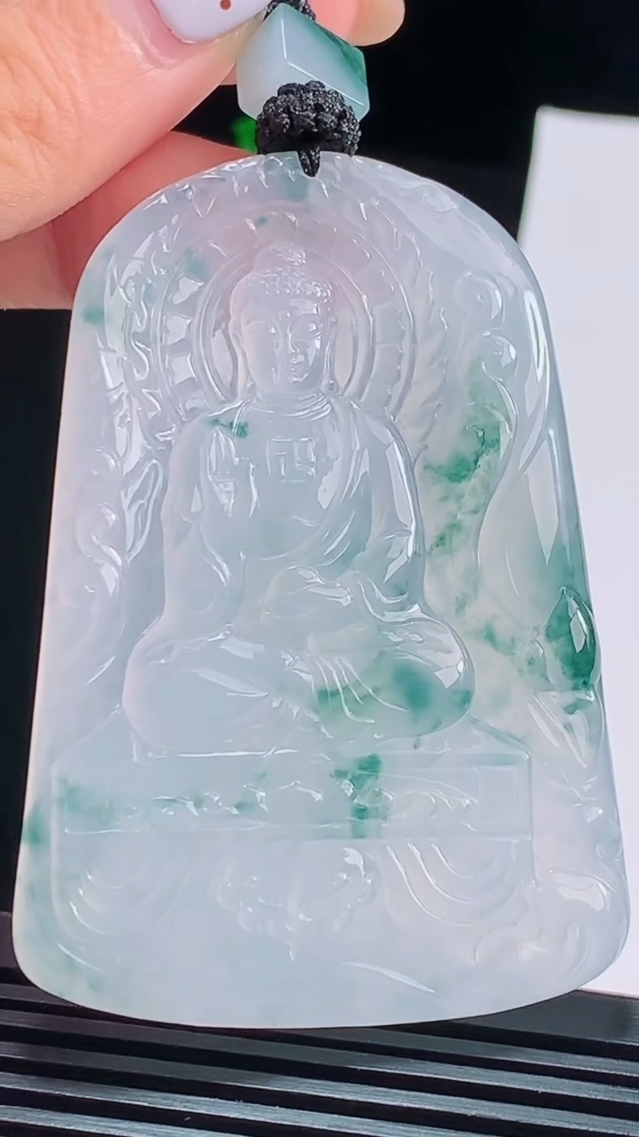 天然A货翡翠种飘花阿弥陀佛吊坠，尺寸63-44.6-5.2 重量:40.8g
8月17日