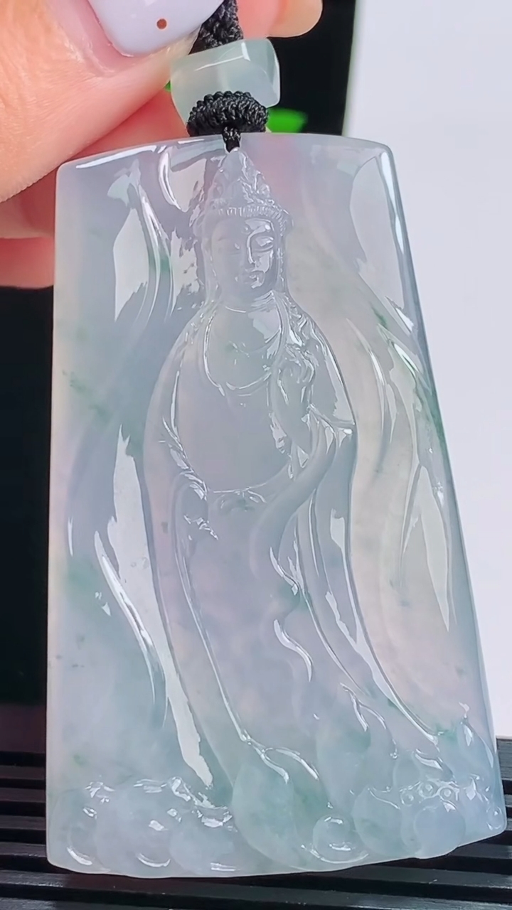 天然A货翡翠种紫罗兰 飘花观音菩萨吊坠吊坠，尺寸60.5-37.5-5.5 重量:31.93g
8月17日