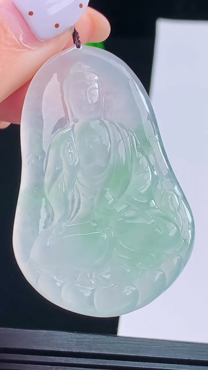 天然A货翡翠阿弥陀佛吊坠，尺寸50.6-33-5.8 重量:18.03g
8月17日