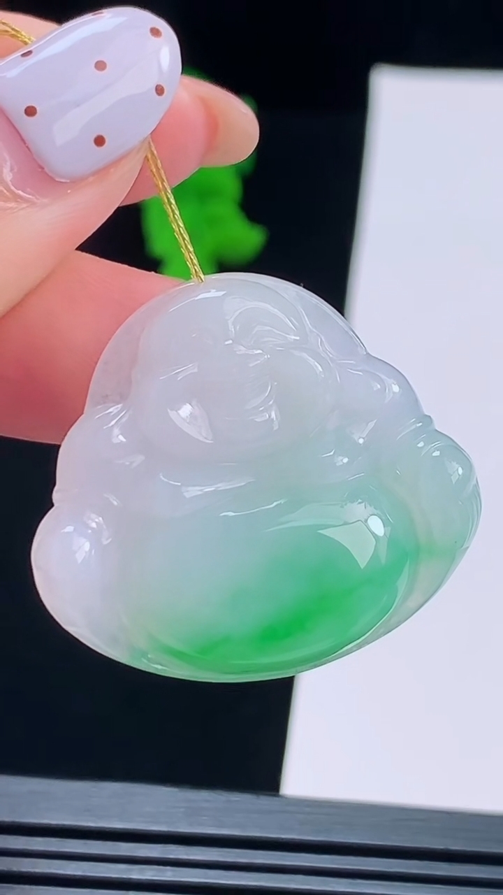 天然A货翡翠佛公吊坠，尺寸28.5-32-6 重量:8.86g
8月17日