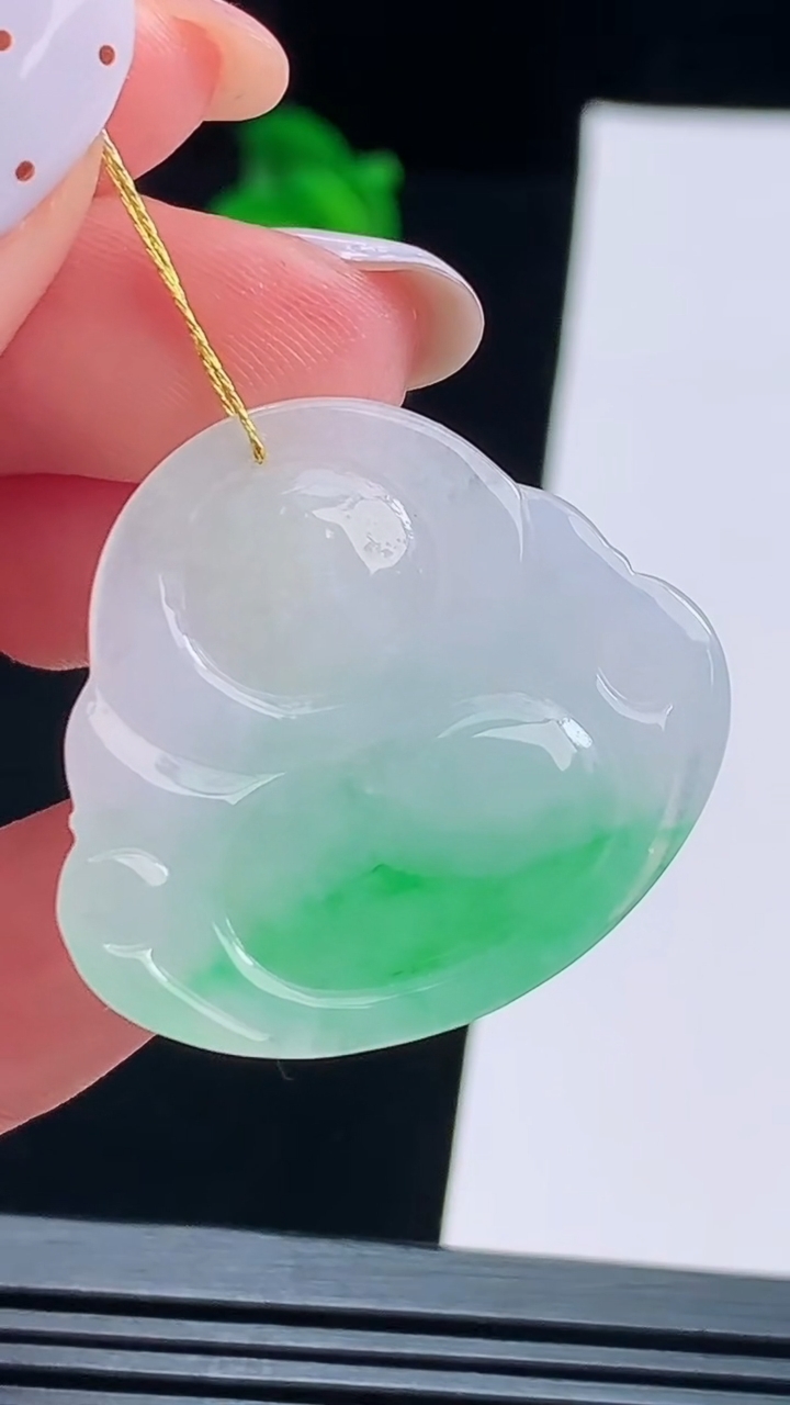 天然A货翡翠佛公吊坠，尺寸28.5-32-6 重量:8.86g
8月17日