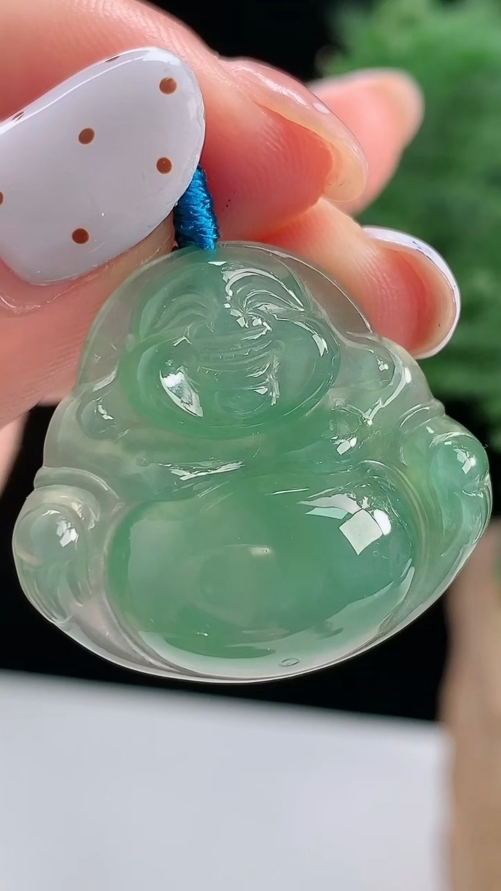 天然A货翡翠佛公吊坠，尺寸25-27-6.2 重量:6.62g
8月17日