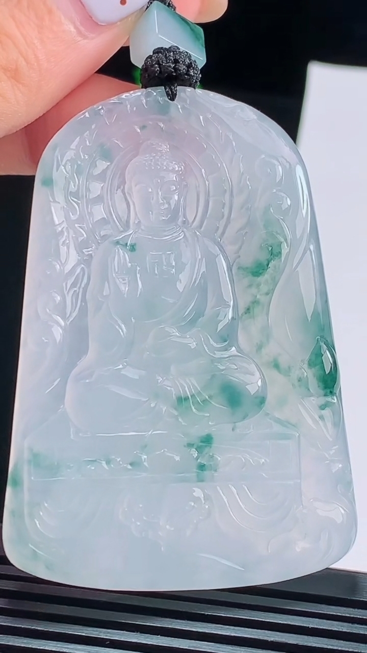 天然A货翡翠种飘花阿弥陀佛吊坠，尺寸63-44.6-5.2 重量:40.8g
8月17日