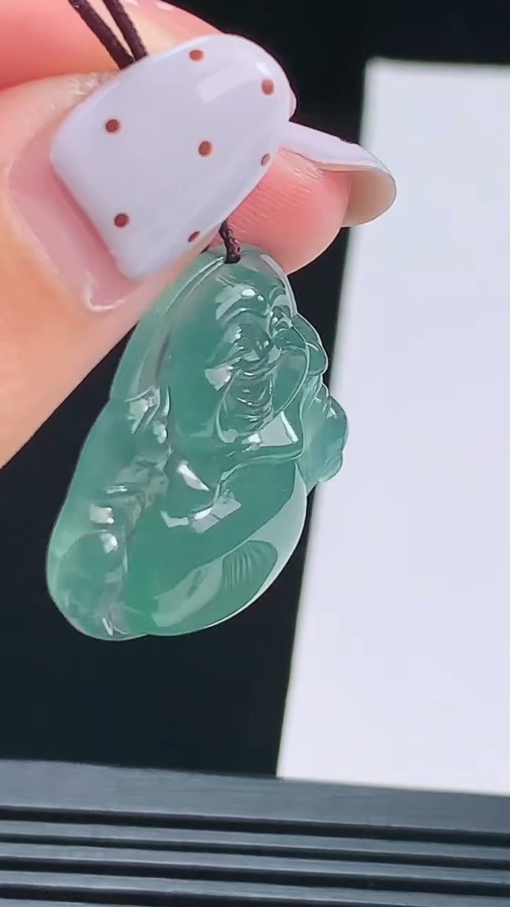 天然A货翡翠佛公吊坠，尺寸27-27.5-6.2 重量:6.78g
8月17日