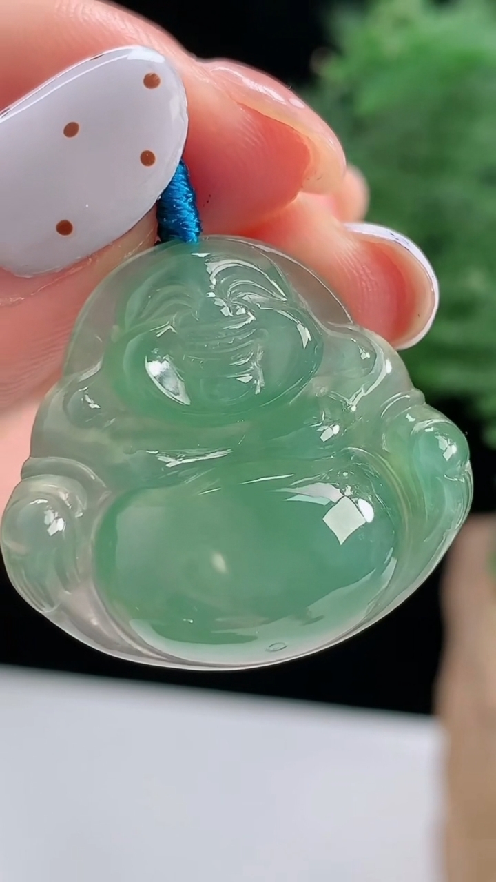 天然A货翡翠佛公吊坠，尺寸25-27-6.2 重量:6.62g
8月17日
